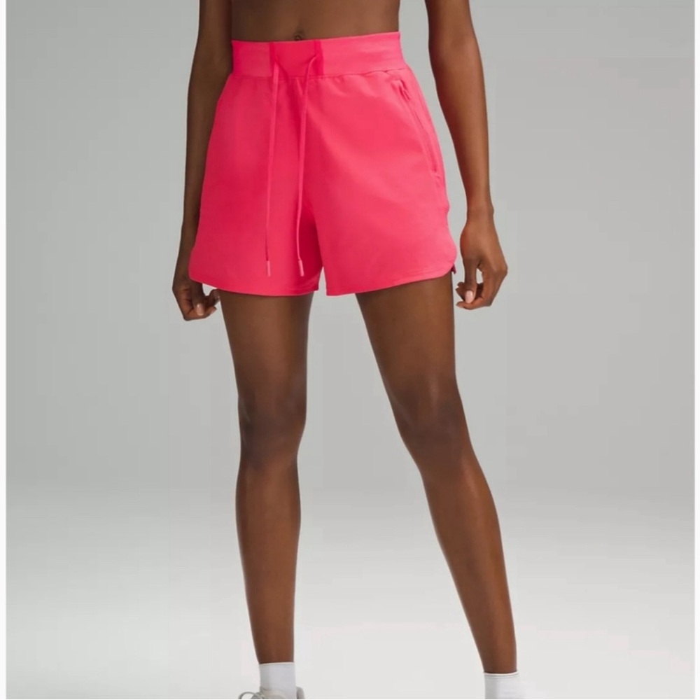 Lululemon license to train 4 inch shorts size 6